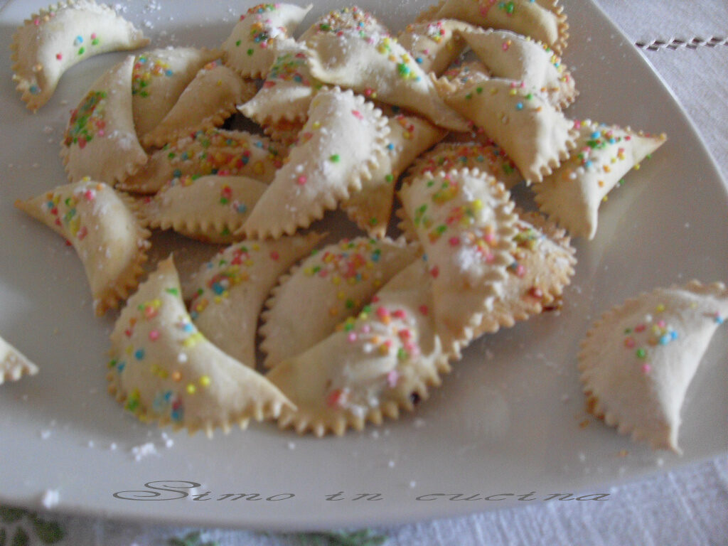 Ravioli dolci ripieni di marmellata e nutella