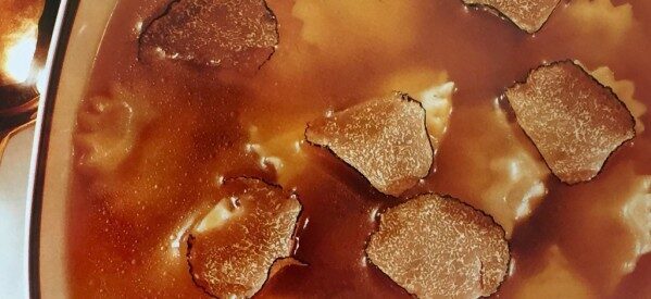 Ravioli in brodo di cappone