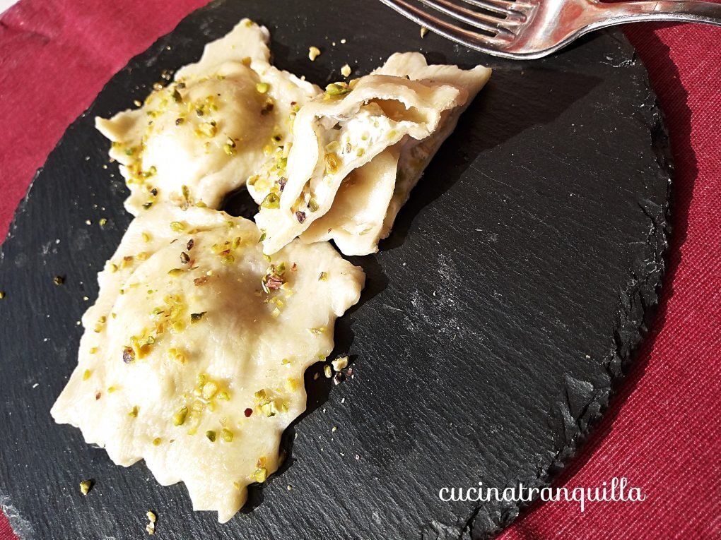 Ravioli philadelphia e pistacchio
