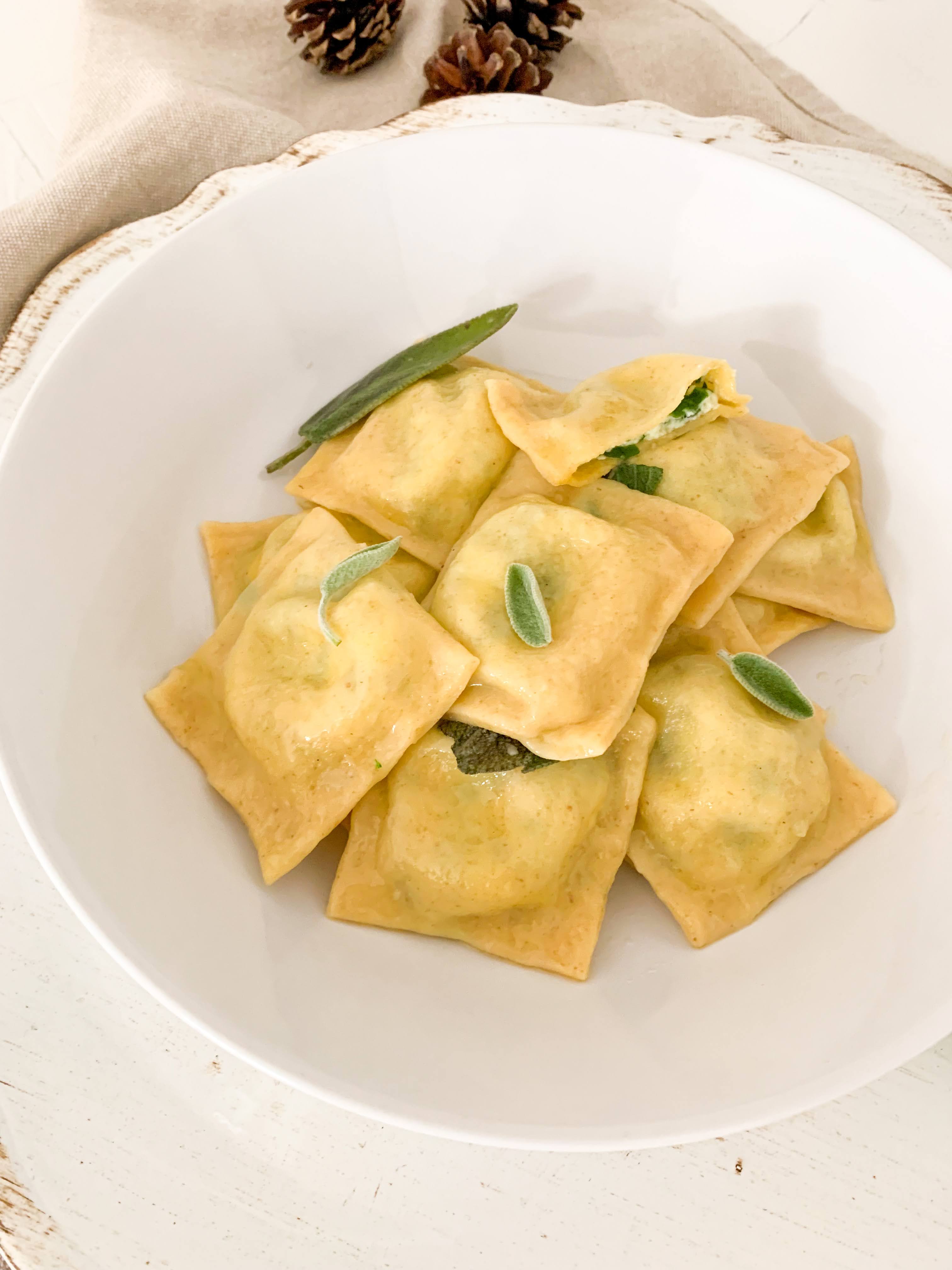 Ravioli ricotta e spinaci (o tortelli romagnoli)