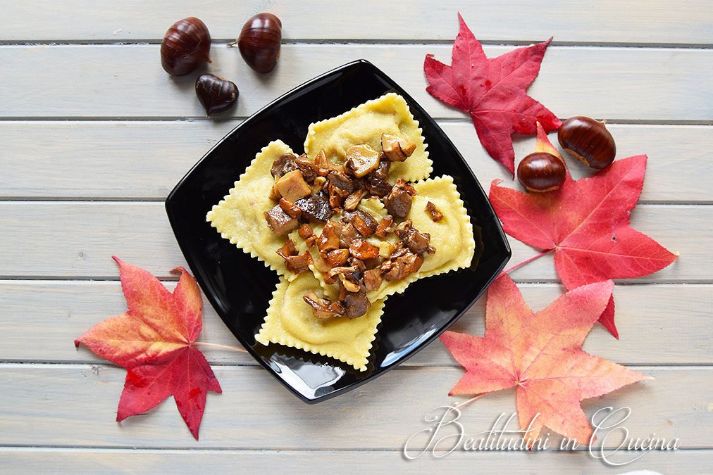 Ravioli ripieni di castagne con misto funghi