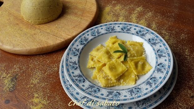 Ravioli ripieni di polenta e gorgonzola
