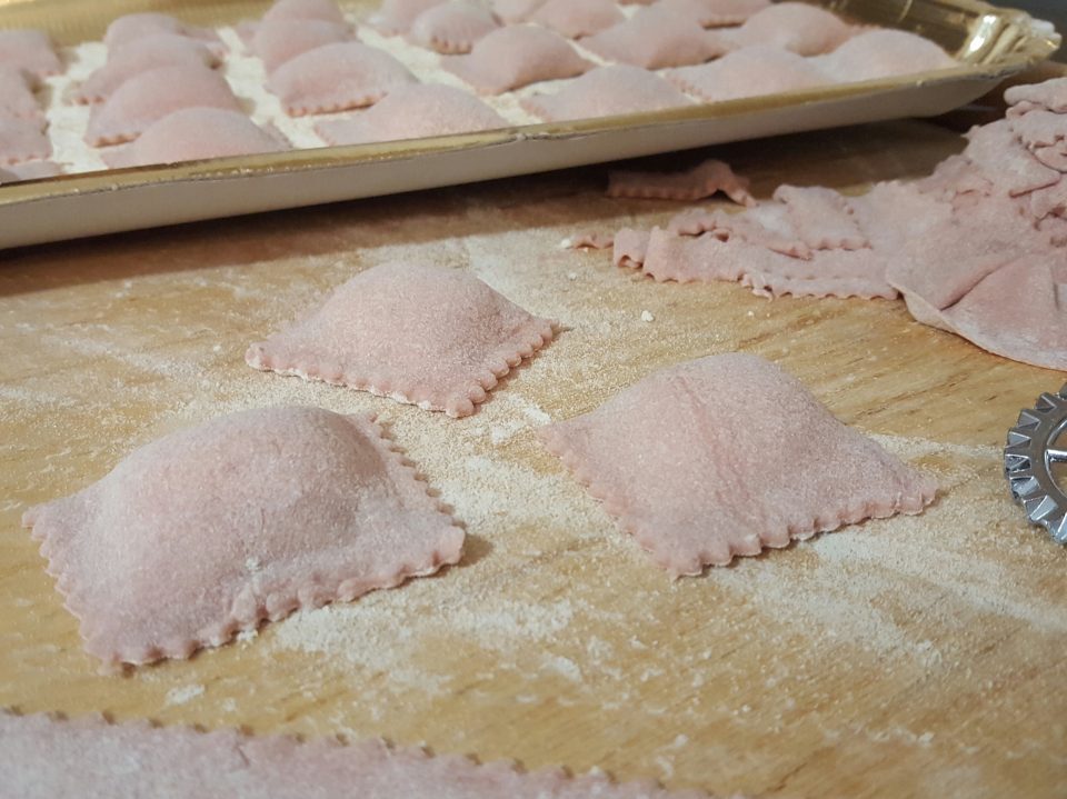 RAVIOLI ROSA DI RICOTTA E MENTA