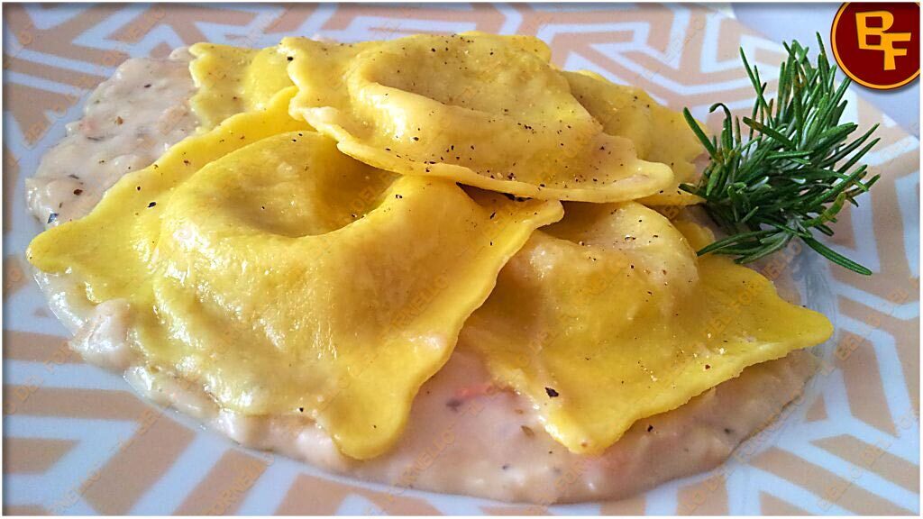 Ravioli su crema di cannellini