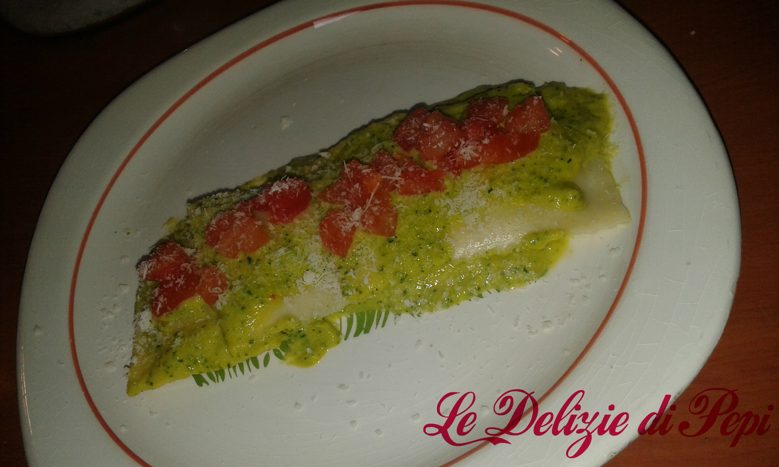Ravioli tricolore con crema di zucchine