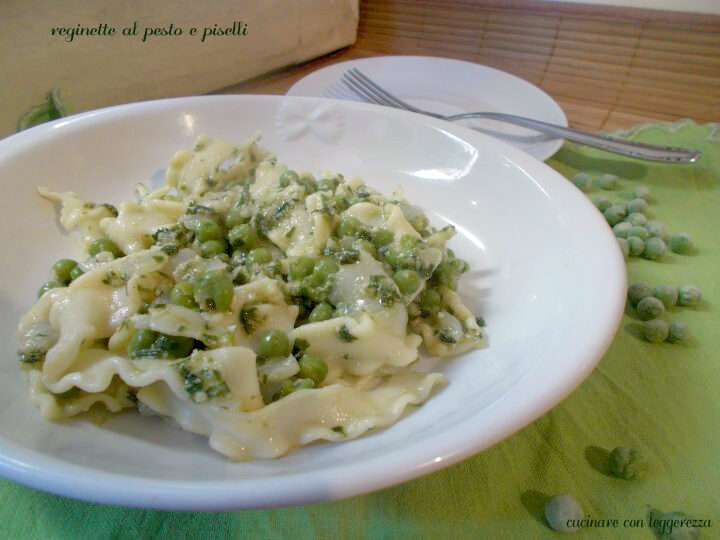 Reginette al pesto e piselli