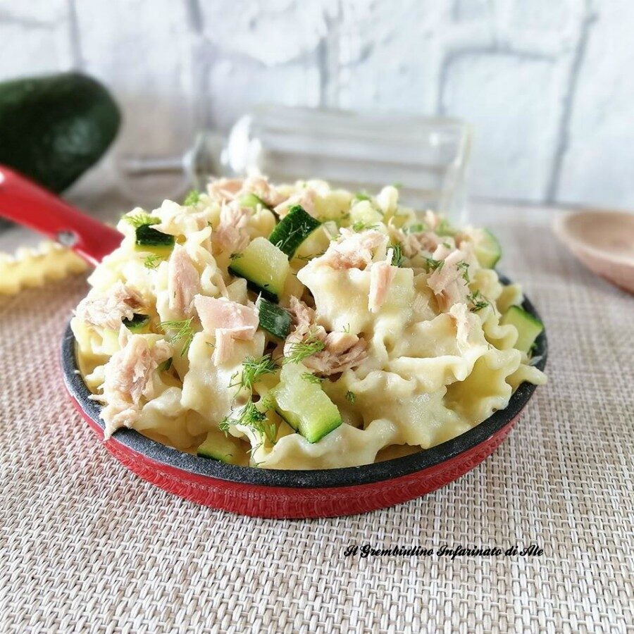 Reginette in crema di avocado e tonno