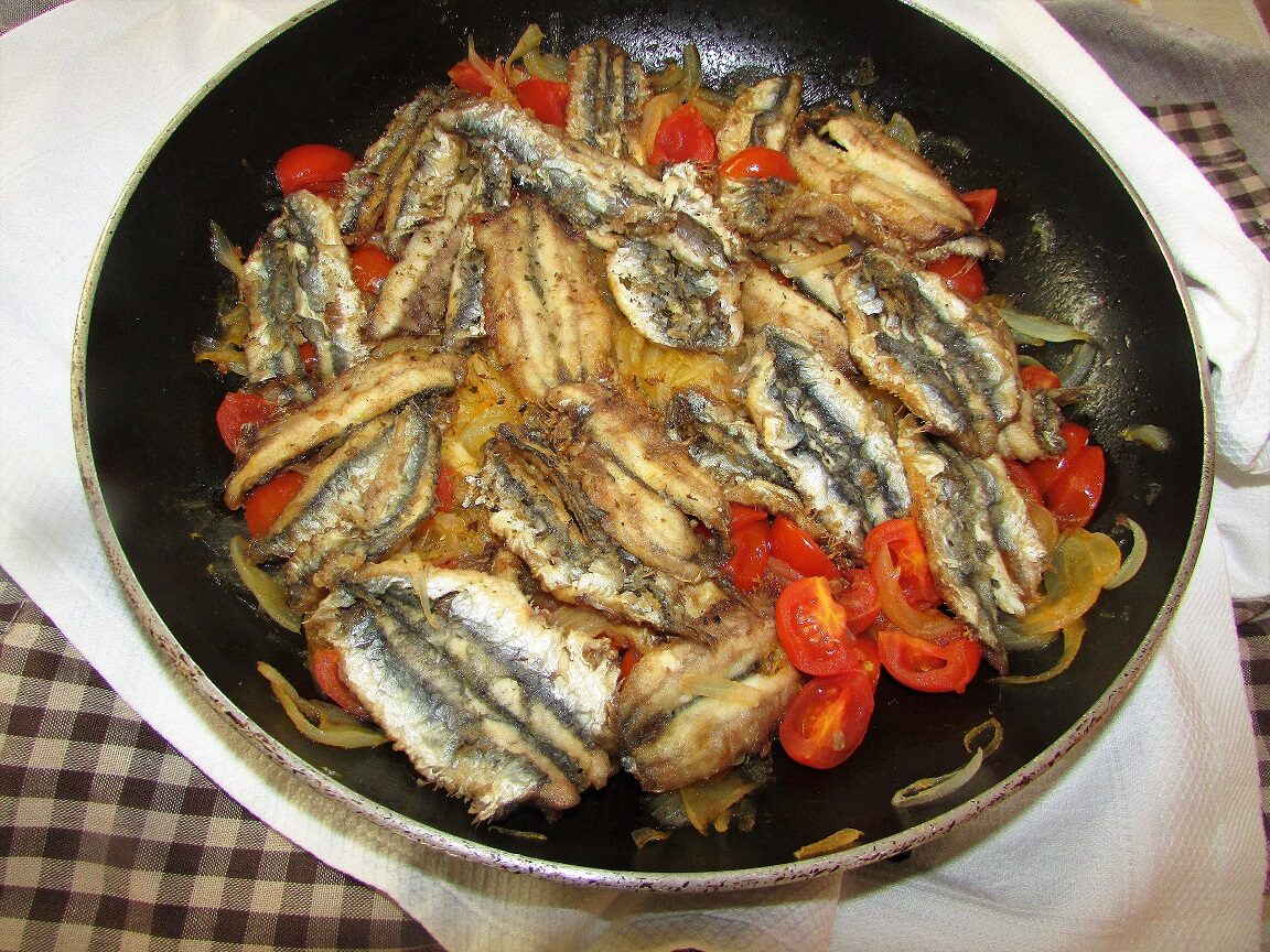 Ricetta – alici cipolle e ciliegino