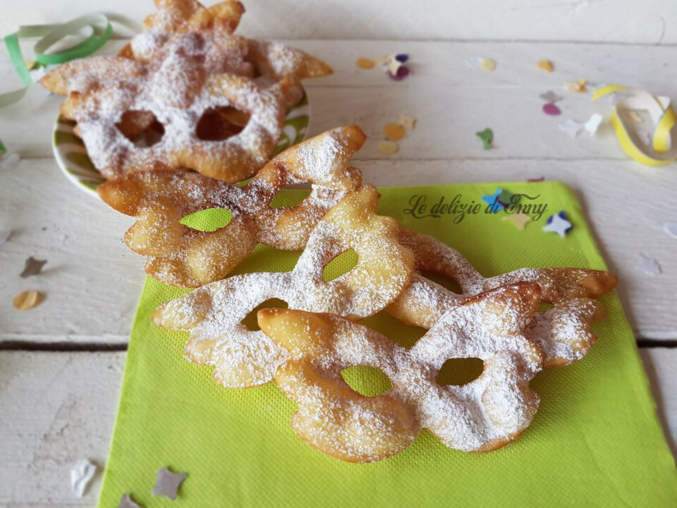 Ricetta chiacchiere a forma di mascherine