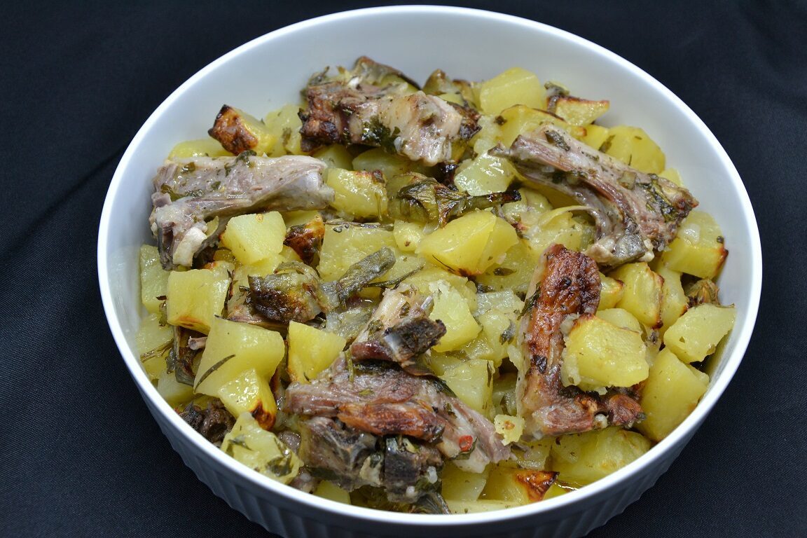 Ricetta – costolette d’agnello con patate e carciofi