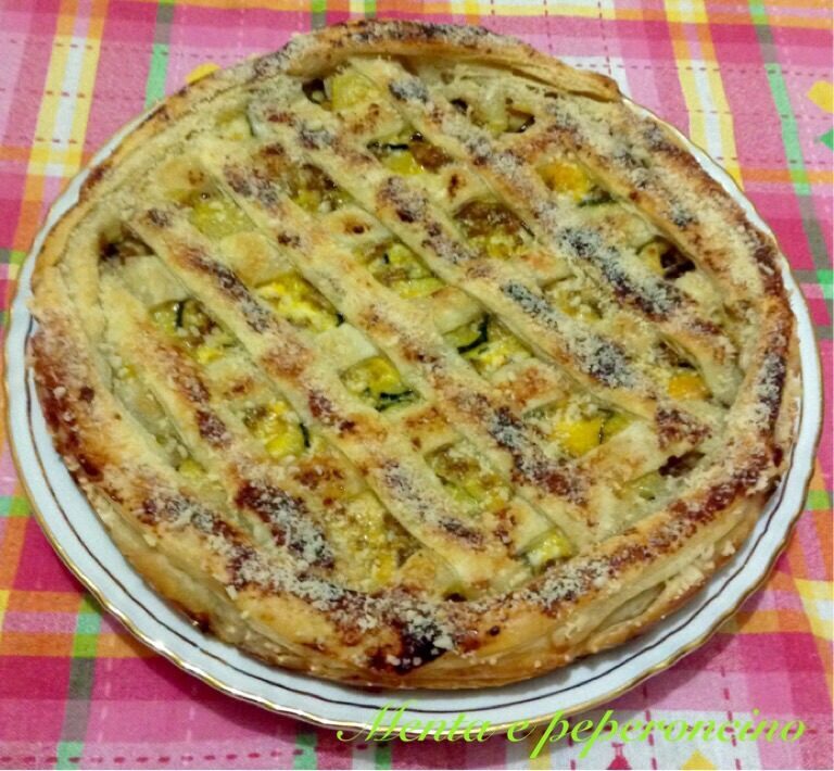 Ricetta crostata salata con salsiccia patate e zucchine