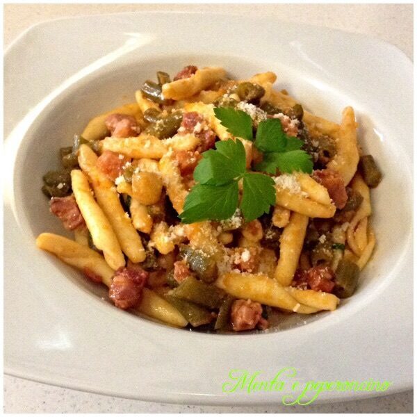 Ricetta fusilli caserecci con speck e fagiolini