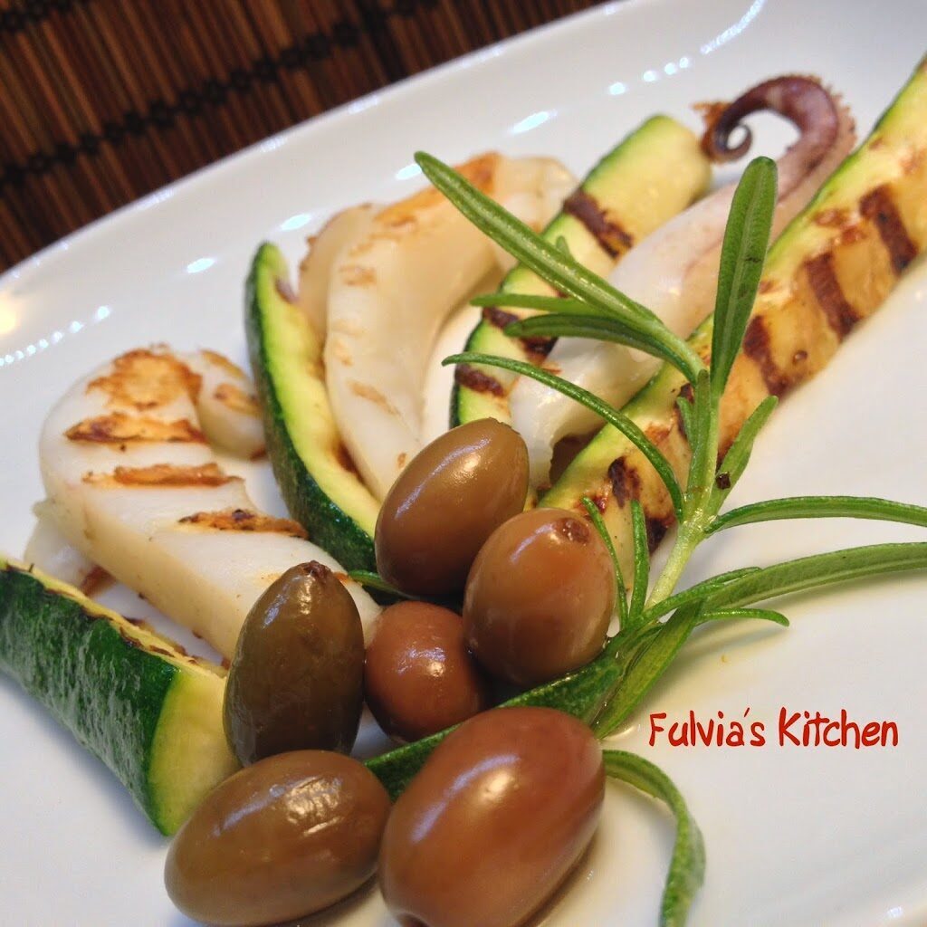Ricetta light: insalata di seppie e zucchine grigliate con olive taggiasche