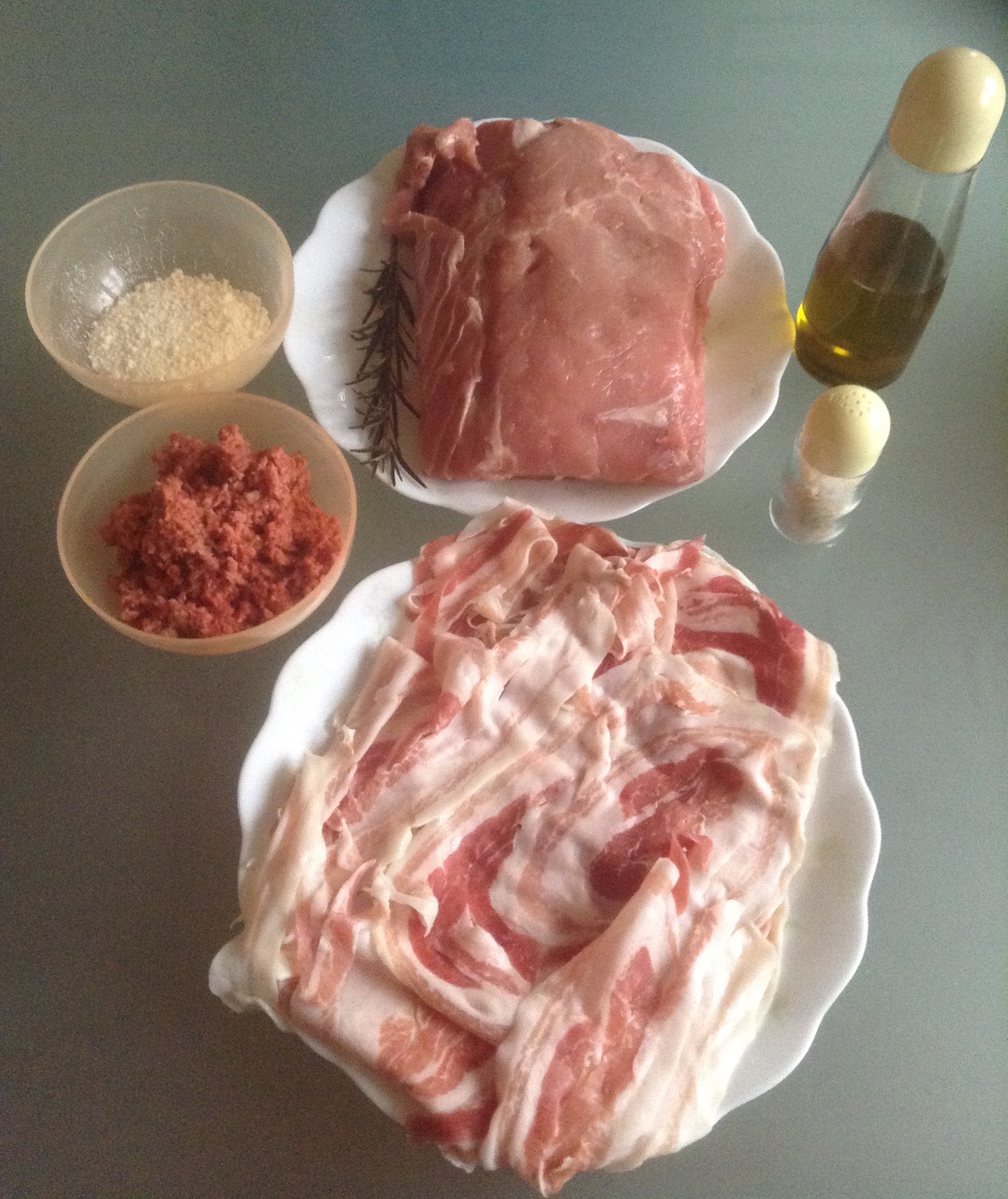 Ricetta lonza di maiale ripiena e avvolta con la pancetta