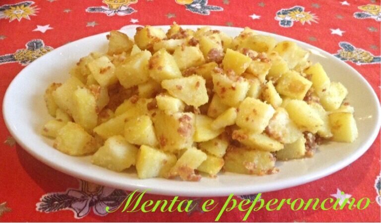 Ricetta Patate sabbiose con granella di salame