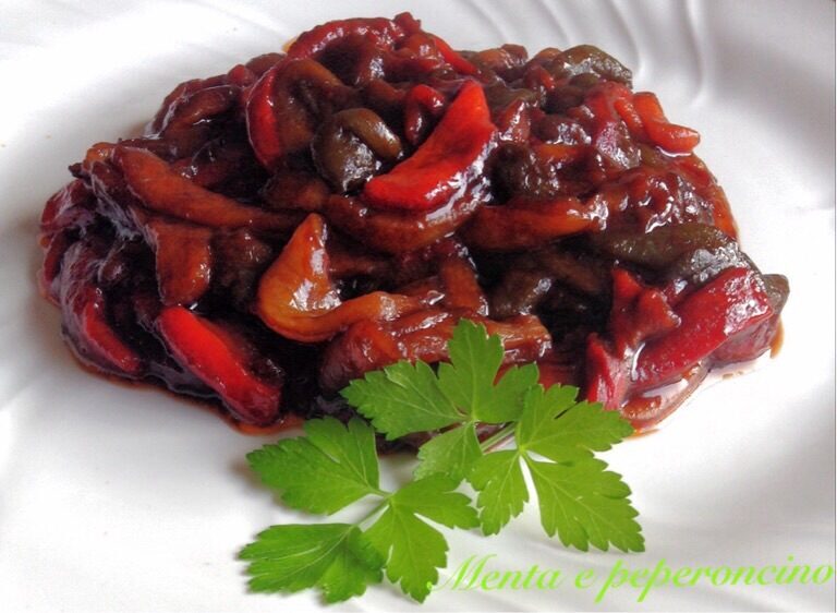 Ricetta Peperoni in agrodolce al pomodoro