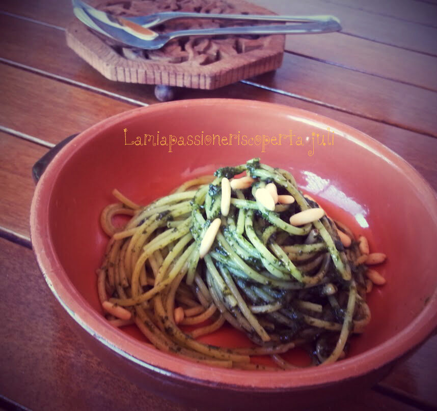 Ricetta pesto alla genovese basilico l?aglio i pinoli pecorino