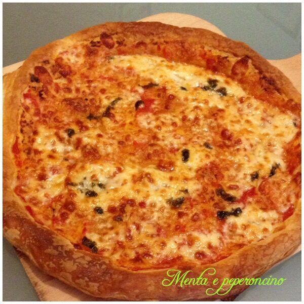Ricetta pizza finta al pomodoro