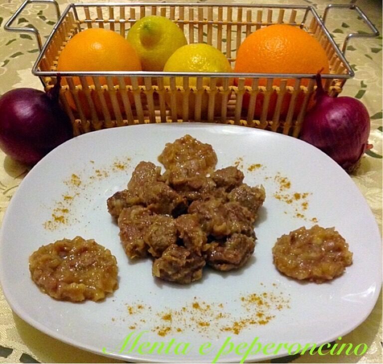 Ricetta spezzatino di manzo agli agrumi con cipolle rosse