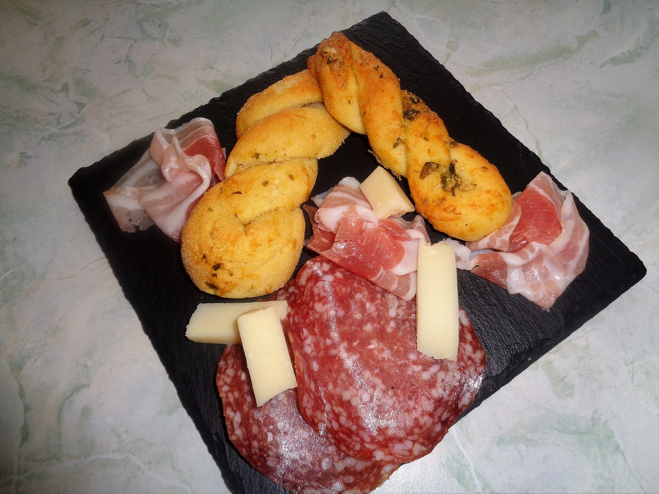 Ricetta – stuzzichini di trecce salate al burro