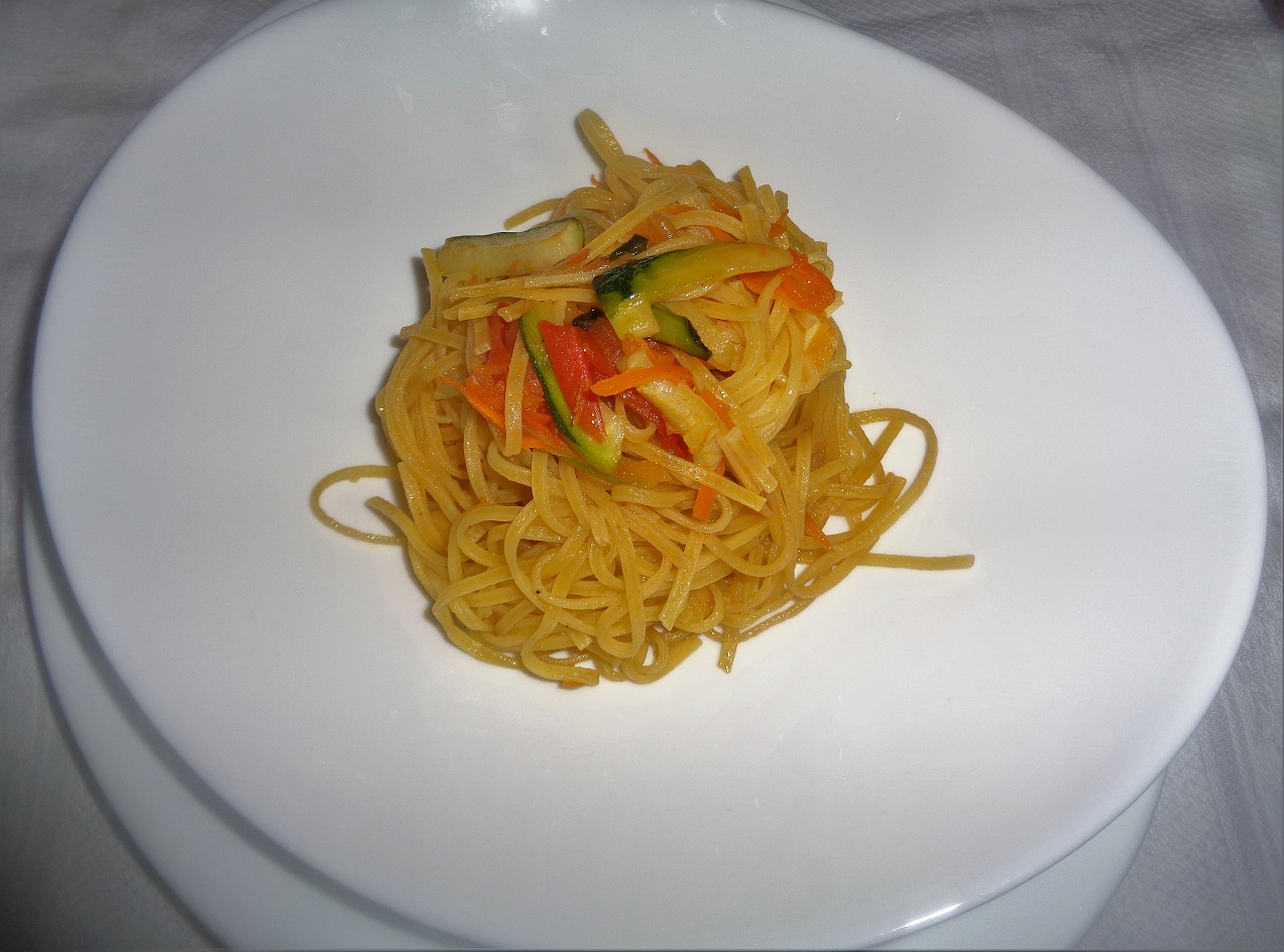 Ricetta – taglierini all’uovo con verdure in salsa di soia