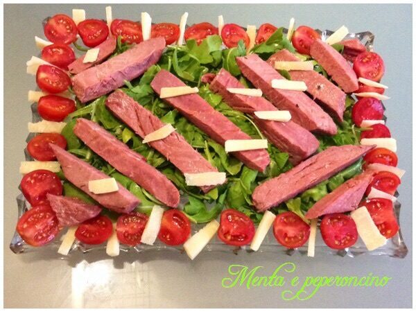 Ricetta tonno con rucola pomodorini e grana