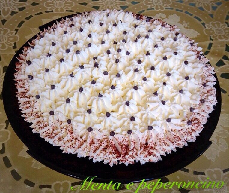 Ricetta torta paradiso con panna e gocce di cioccolato