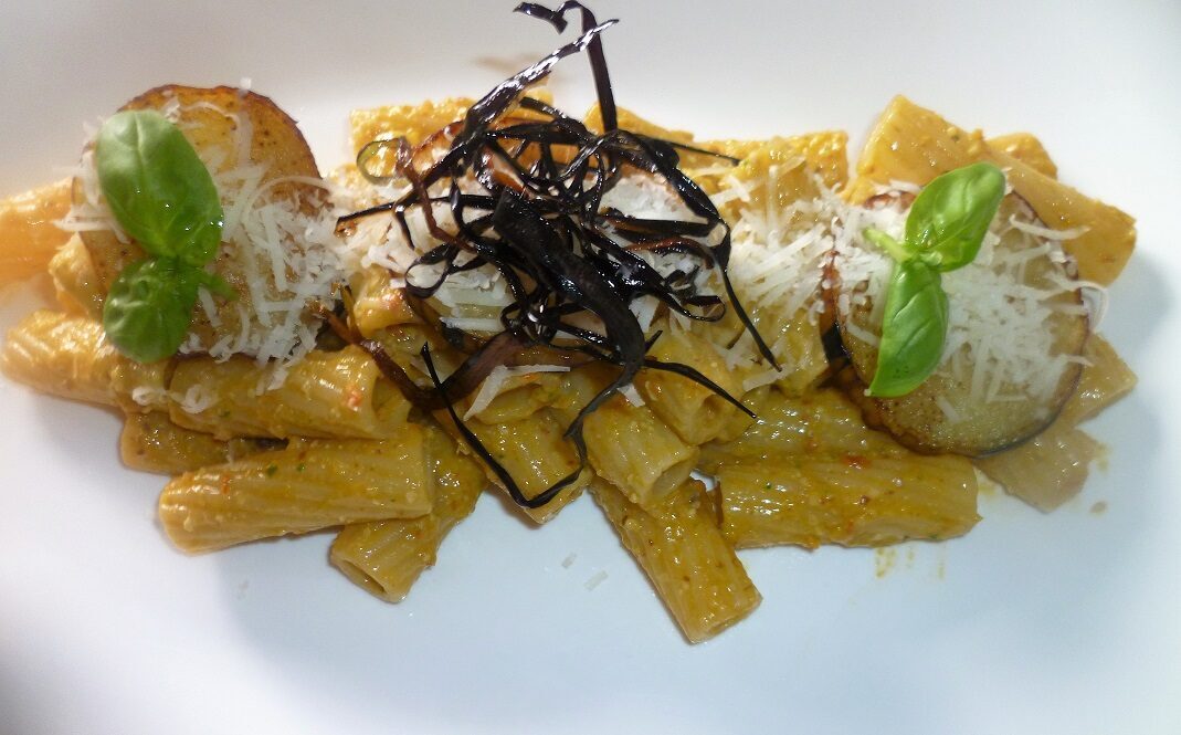 Ricetta – Tortiglioni con melanzana e pesto siciliano