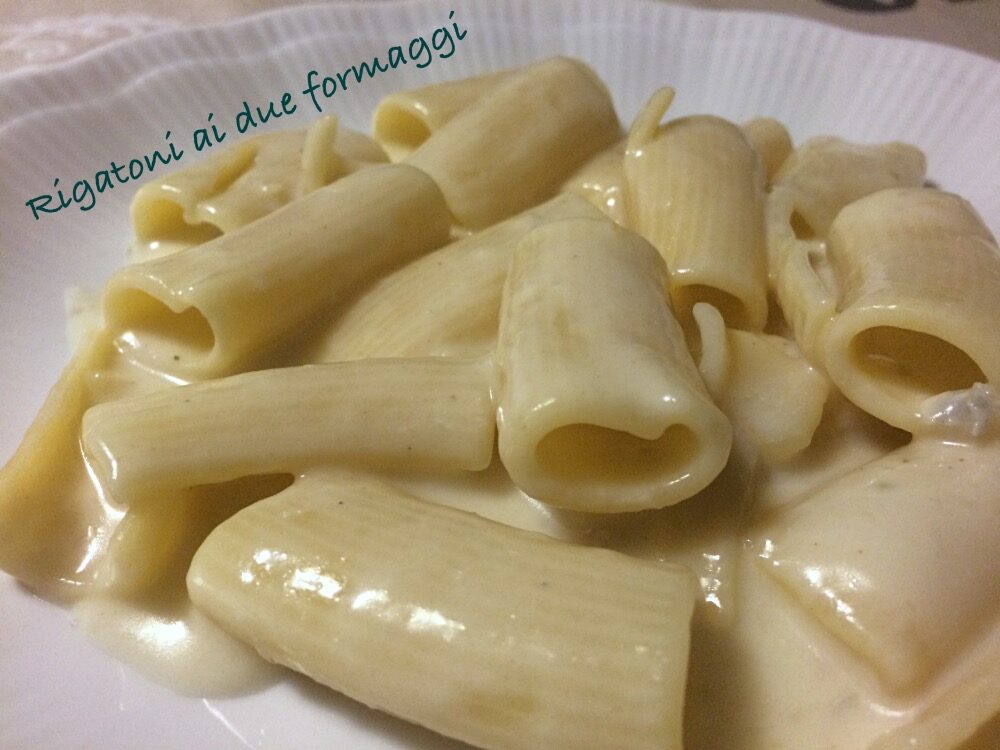 Rigatoni ai due formaggi