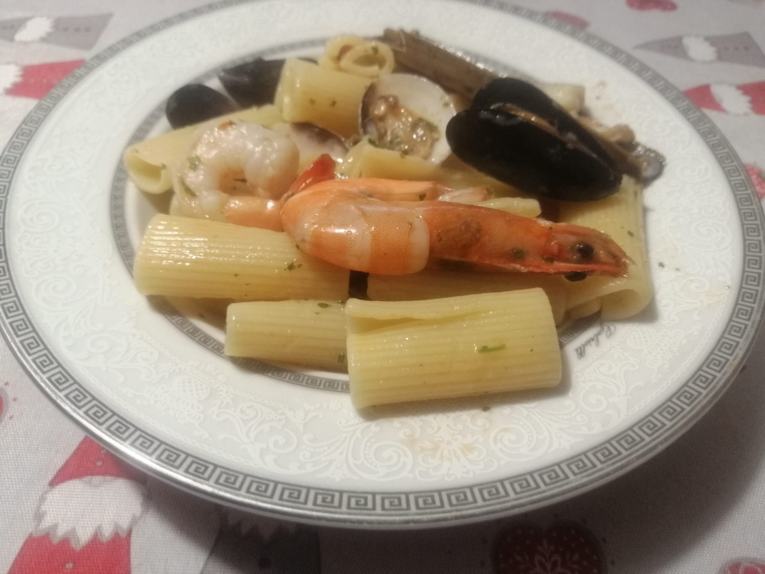 Rigatoni ai molluschi e crostacei