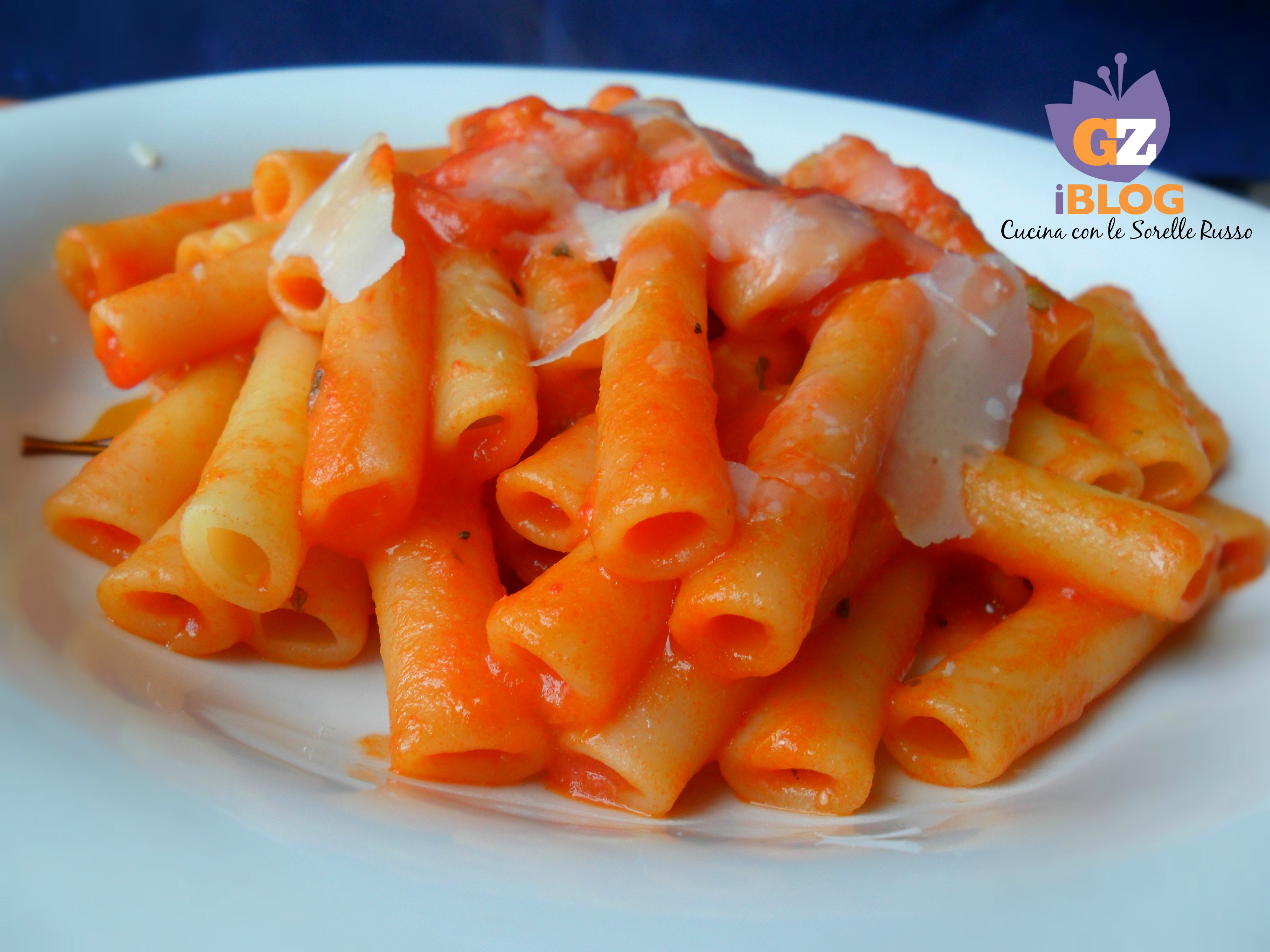 Rigatoni al ragù dietetico di peperoni