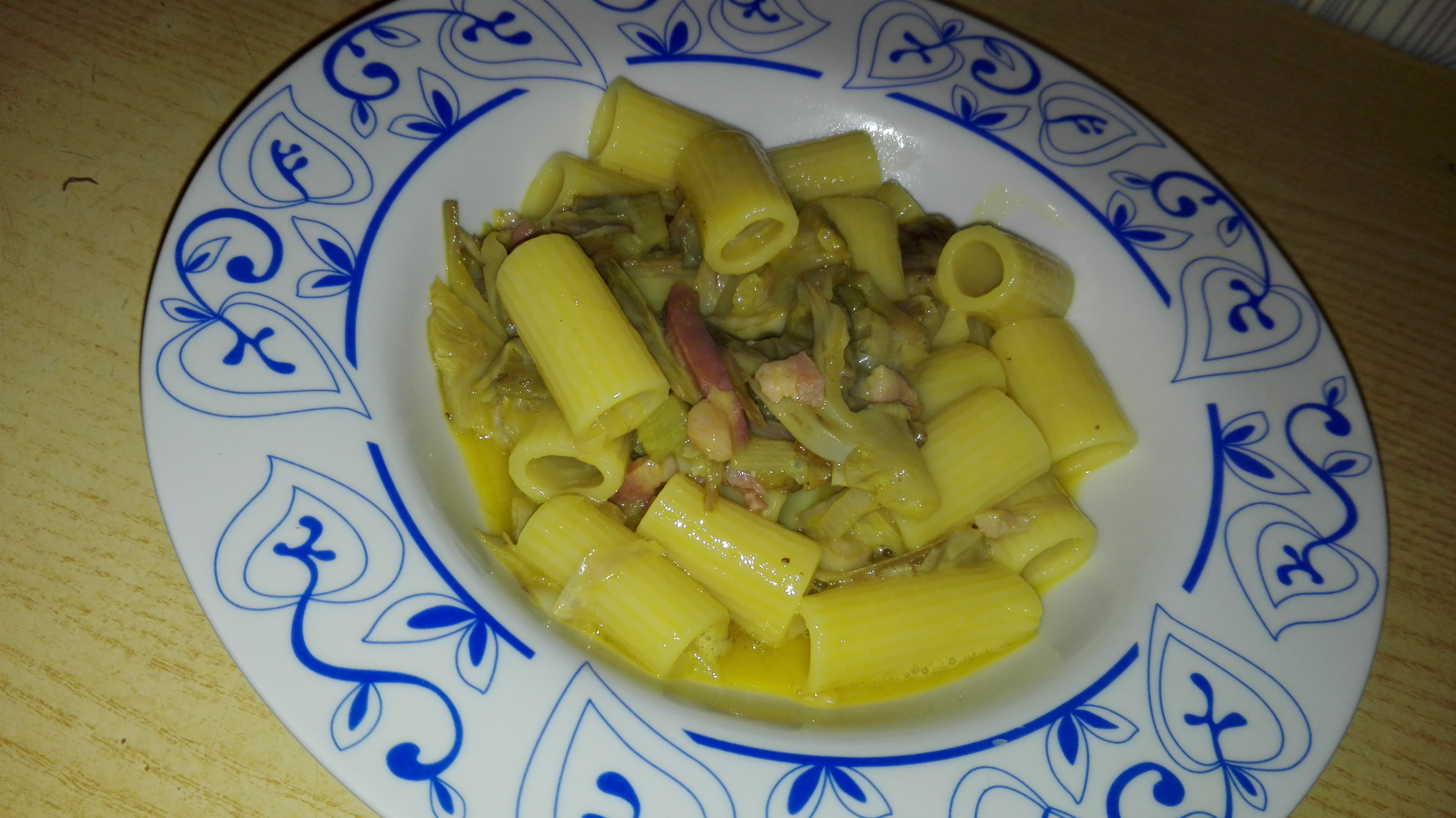 Rigatoni alla carbonara e carciofi