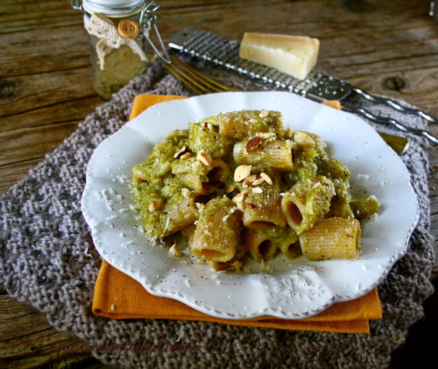 Rigatoni con broccoli , nocciole e sapore d’aglione