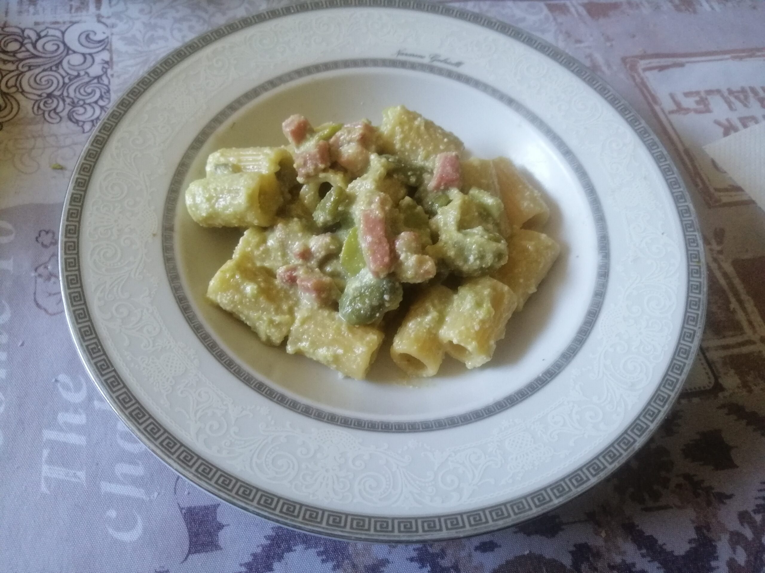 Rigatoni con crema di fave