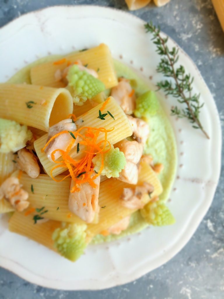 Rigatoni con trota salmonata e broccolo romanesco