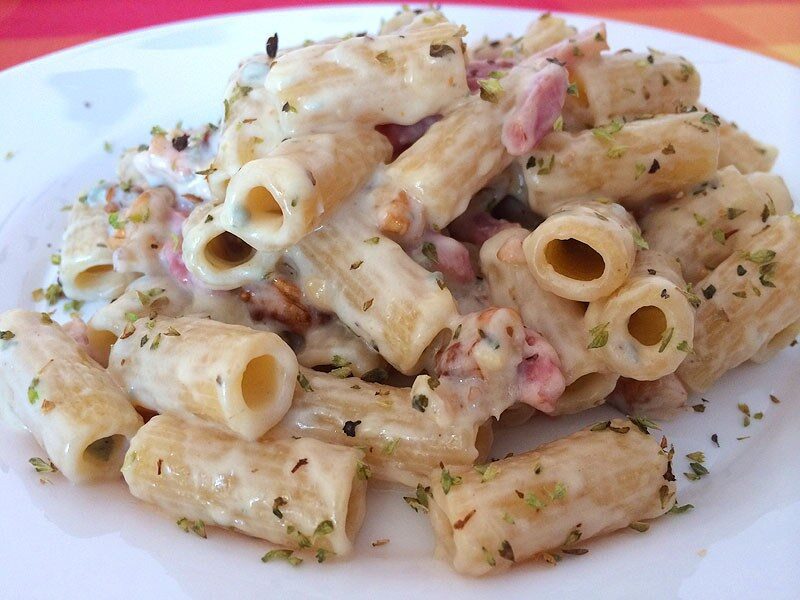 Rigatoni gorgonzola pancetta e noci