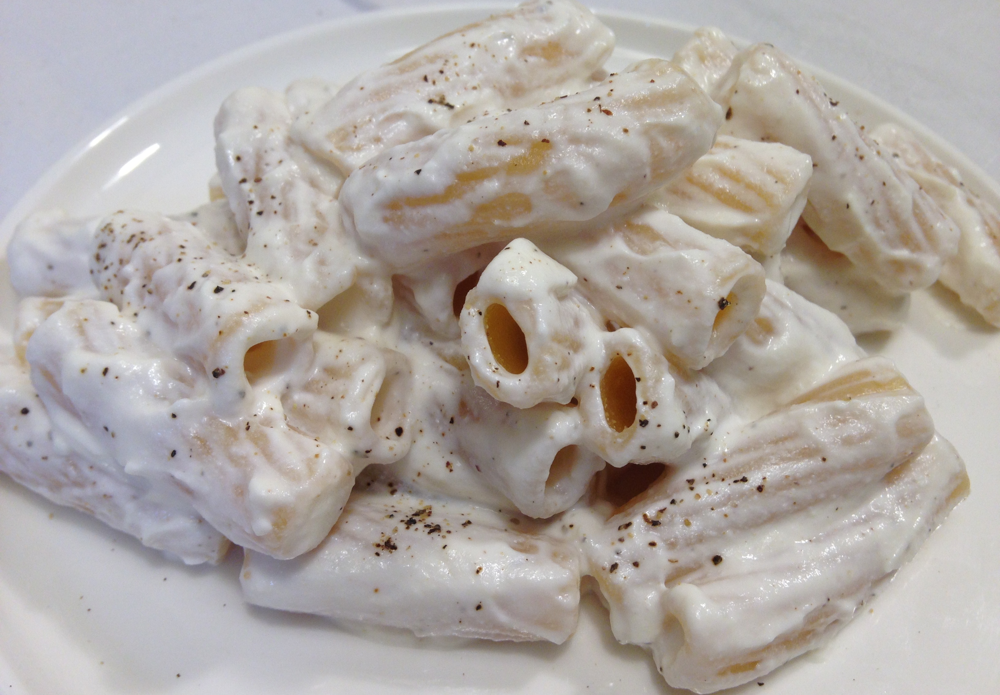 Rigatoni in crema di ricotta di bufala