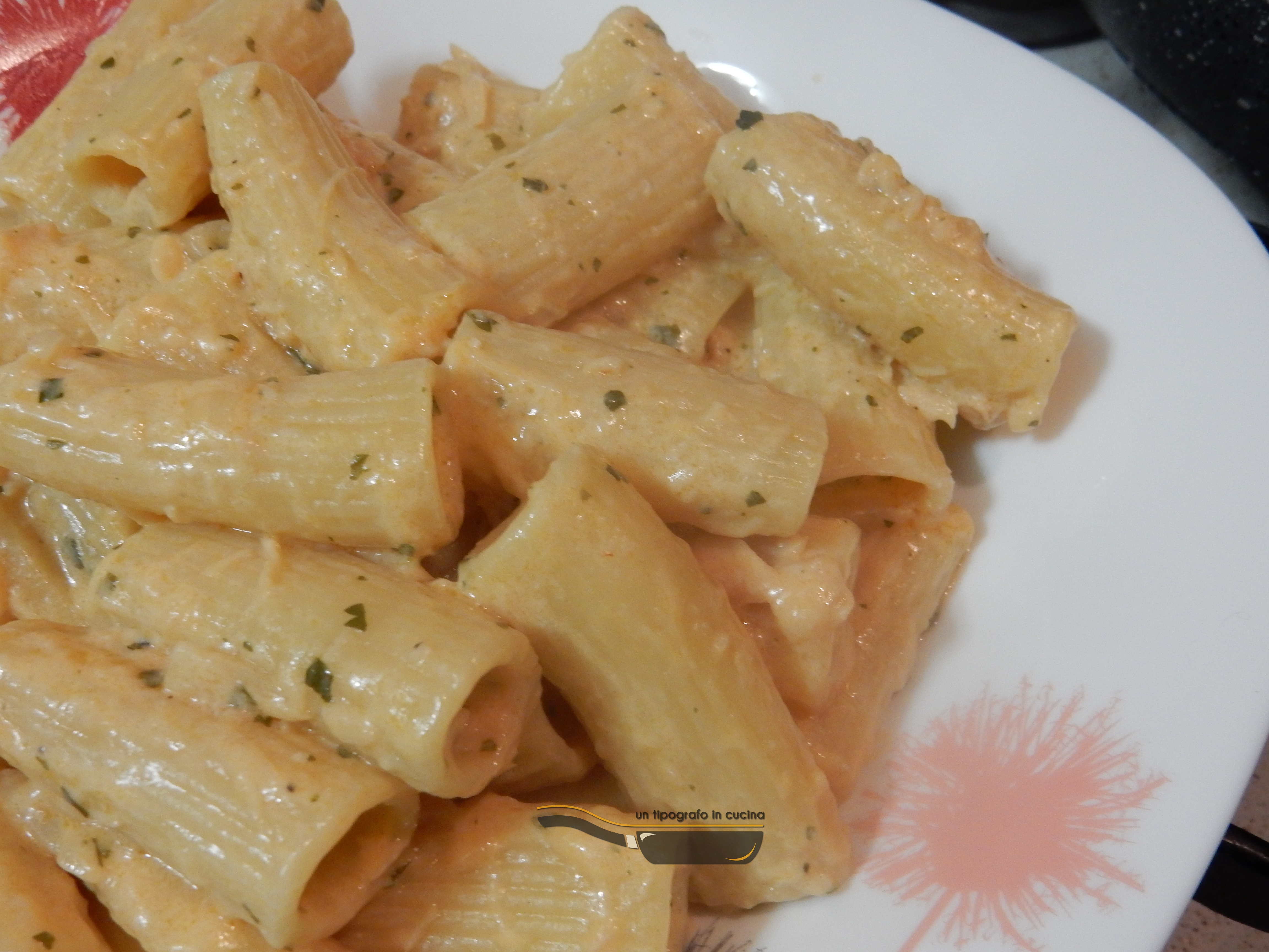Rigatoni panna e salmone…