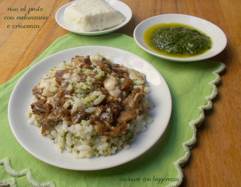 Riso al pesto con melanzana e crescenza
