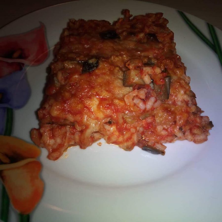Riso con melanzane e mozzarella al forno