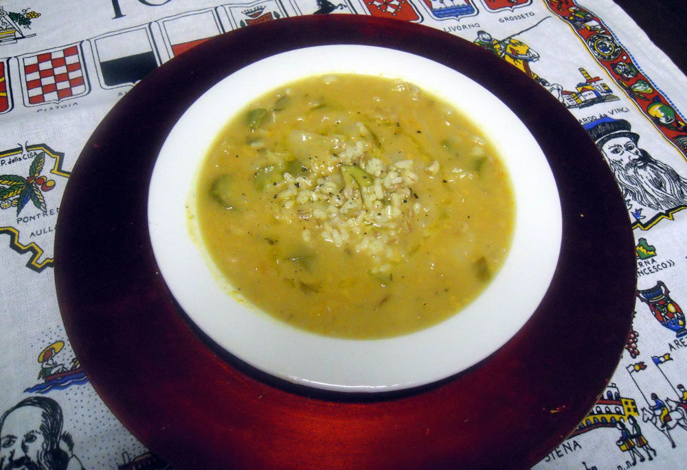 Riso della mia nonna paolina con brodo di fagioli e cavolo bianco