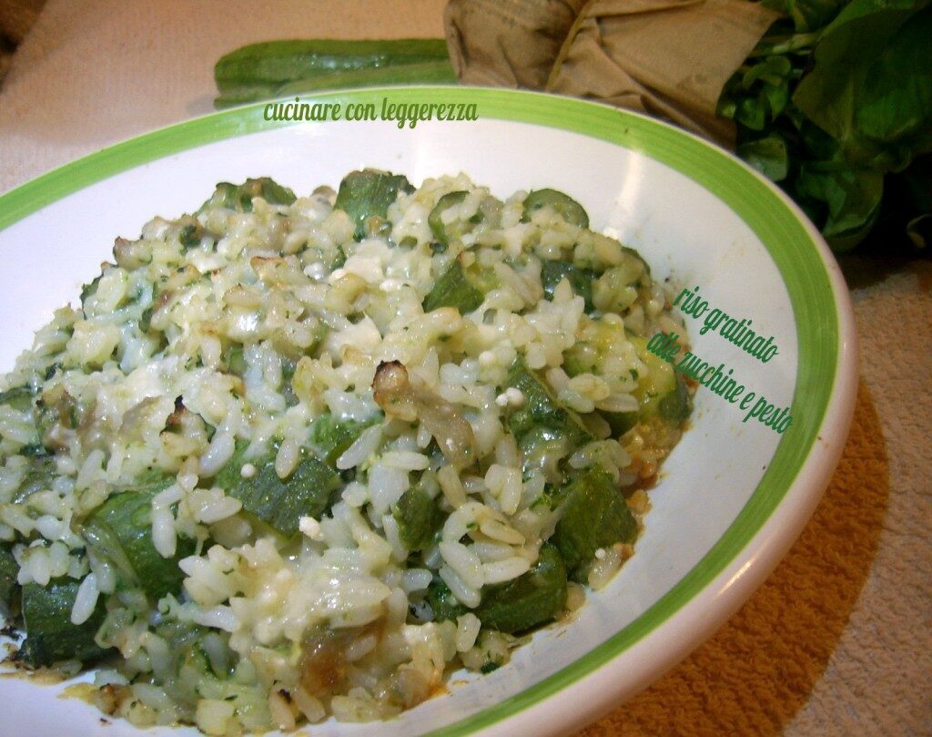 Riso gratinato alle zucchine e pesto