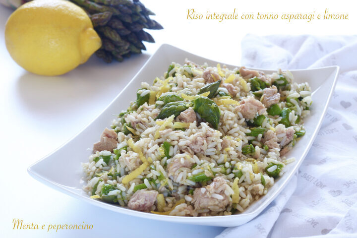 Riso integrale con tonno asparagi e limone