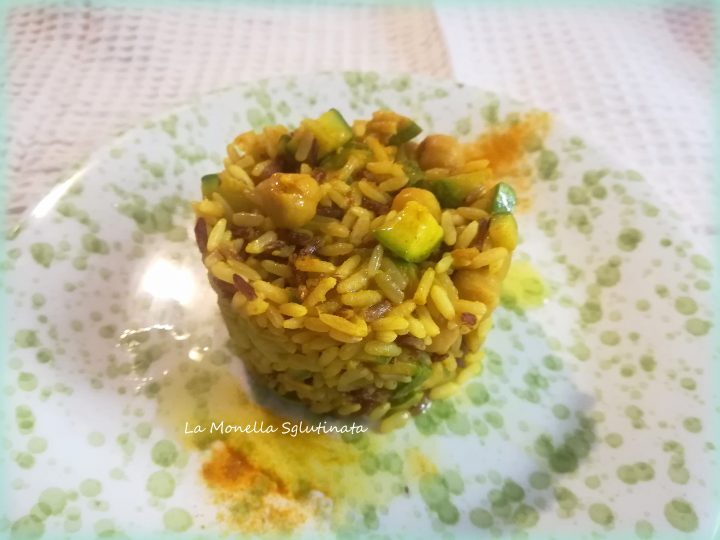 Riso integrale con zucchine,ceci e curcuma