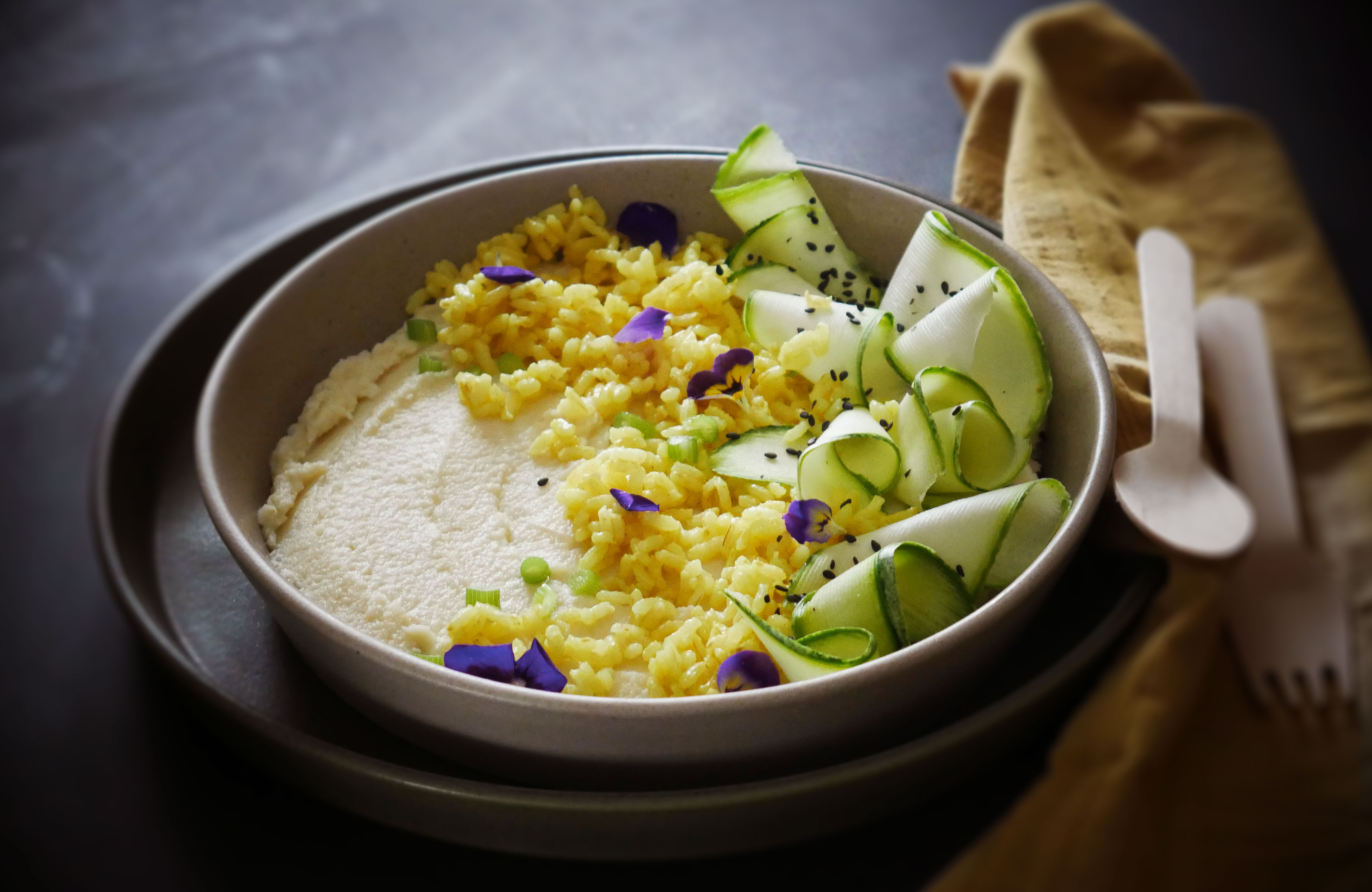 Riso profumato con Curcuma e Olio di cocco con Zucchine e crema di Sedano Rapa