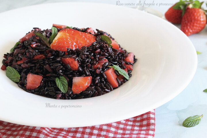 Riso venere alle fragole e prosecco