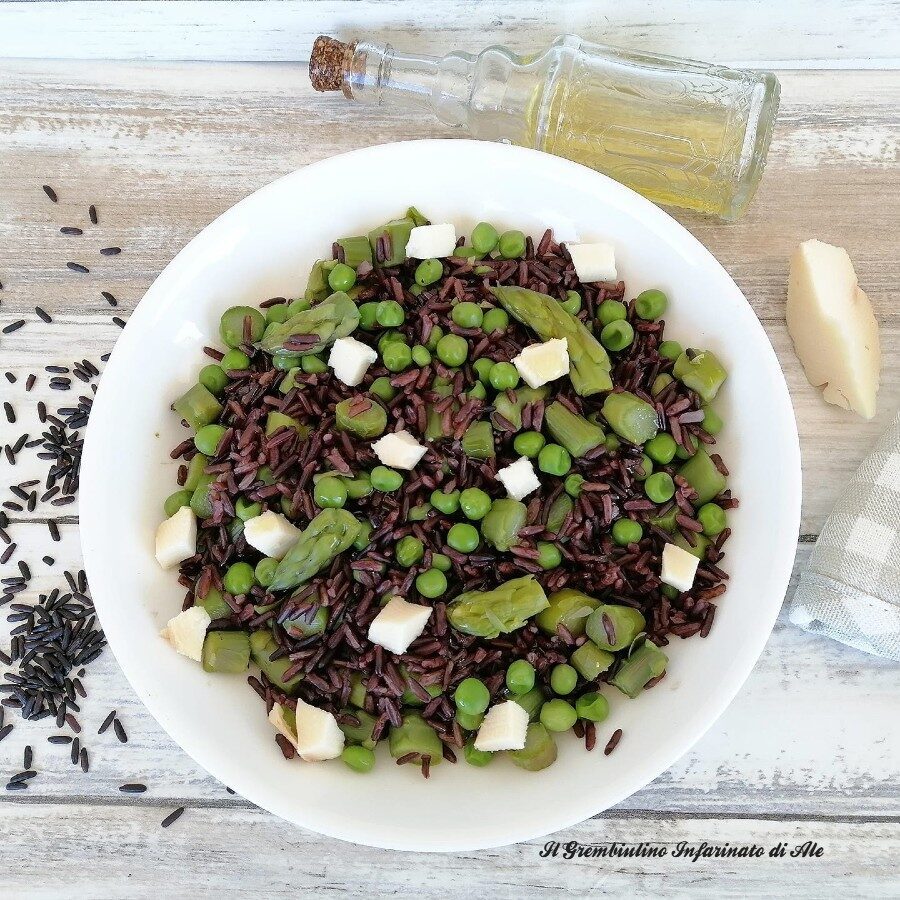 Riso venere con asparagi e piselli
