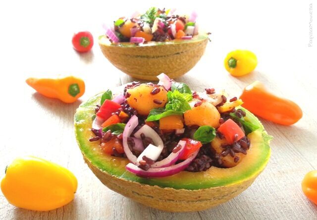 Riso venere vegetariano nel melone