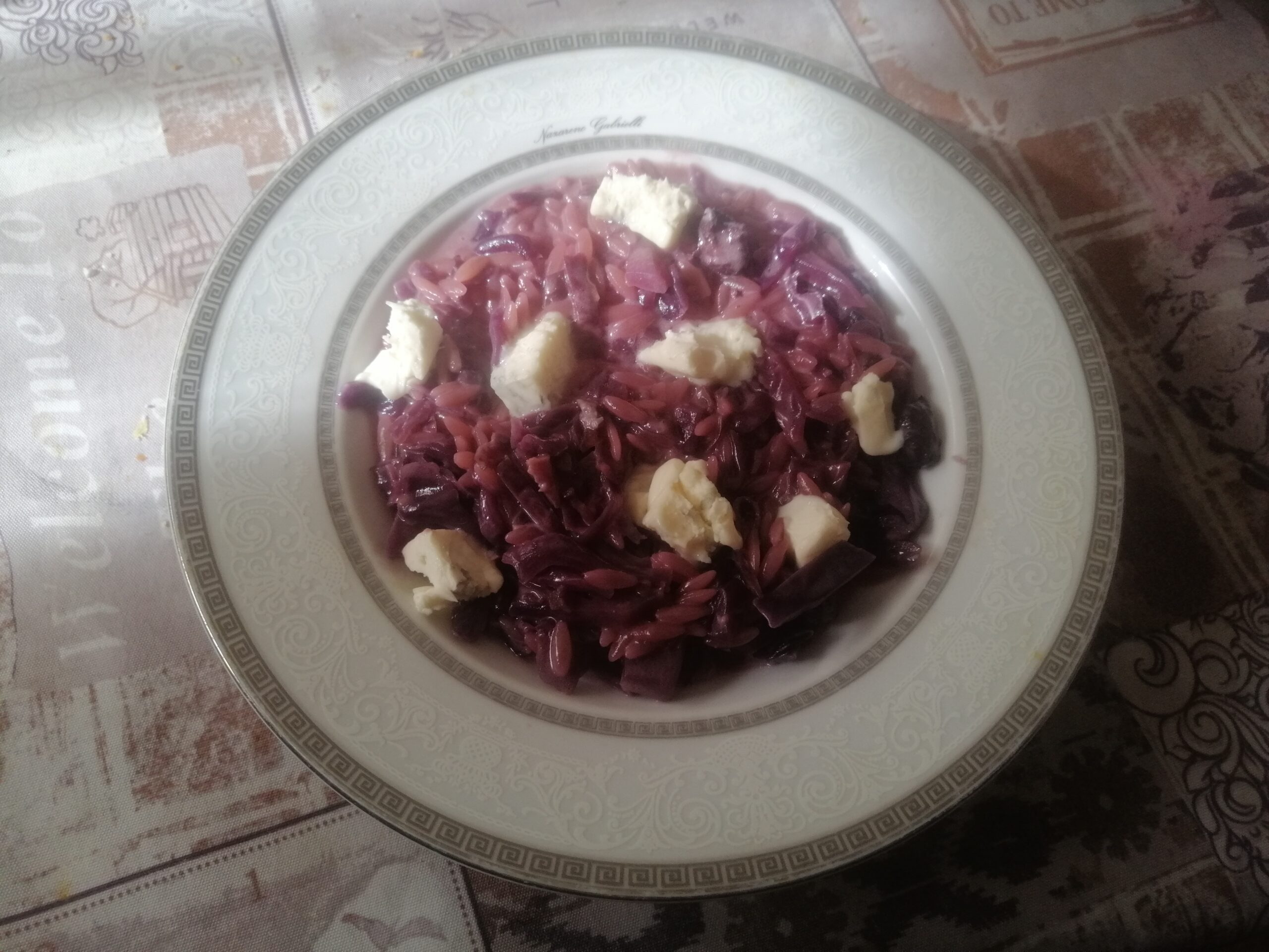 Risoni con cavolo viola e gorgonzola
