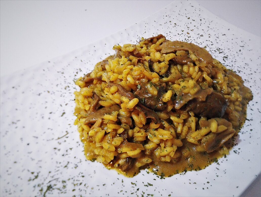 Risotto ai funghi e zafferano (con porcini secchi)